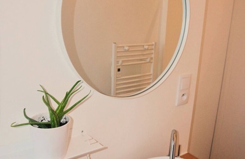 Wavre Apartment | Gîte Cosy Avec Extérieur au Calme, Dans le Centre Ville