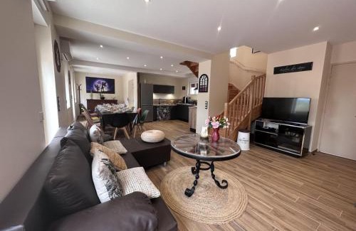 Saint-Leon House | Gîte cosy avec spa, jeux extérieurs et animaux acceptés - FR-1-489-467