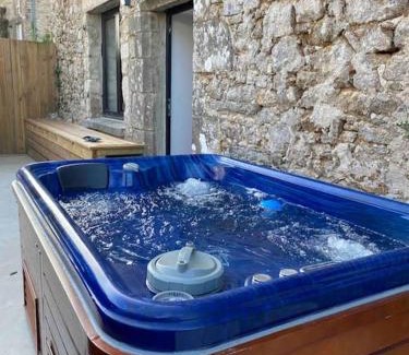 Saint-Jean-Brevelay House | Gîte dans un hameau breton - 10 personnes
