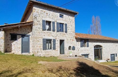 Saint-Priest-la-Prugne House | Gîte de charme avec piscine intérieure chauffée, 12/14 personnes - FR-1-496-346