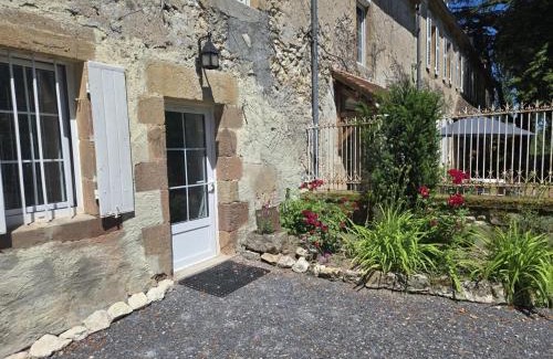 Souvigny House | Gîte de Charme à Souvigny, Jardin Privatif, Animaux Bienvenus - FR-1-489-581