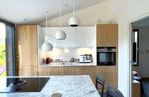 Peaugres Villa | Gîte de charme 5 étoiles pour couple avec sauna et jacuzzi extérieurs privatifs