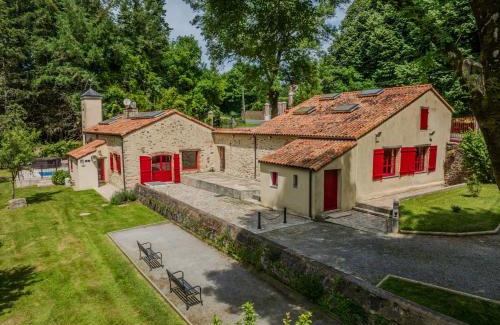 Rocheserviere House | Gîte de charme avec Spa & Piscine 12 pers à Rocheservière