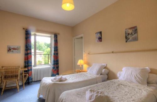 Parigny House | Gîte de Charme avec Parc, Tennis et Salle de Jeux près d'un Château à Parigny - FR-1-496-160