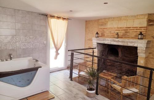 Corze House | Gîte de charme rénové avec jardin clos, baignoire balnéo et proche d'Angers - FR-1-622-27