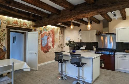 Chateauroux House | Gîte de charme rénové à Châteauroux, jardin privé, jusqu'à 10 pers, proche centre et Belle-Isle - FR-1-591-581