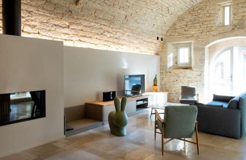 Fondremand House | Gîte de charme rénové avec cheminée à Fondremand - FR-1-583-422