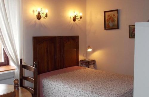 Neuvy Apartment | Gîte de charme rural avec terrasse, jardin privé, chevaux à proximité et équipements modernes - FR-1-489-213