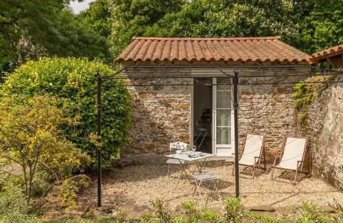 Saint-Sebastien-sur-Loire House | Gîte de Charme avec Jardin Privé près de Nantes, Accès Facile, Équipé Tout Confort - FR-1-306-812