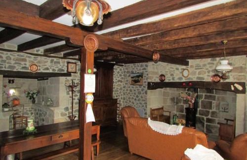 Rilhac-Xaintrie Apartment | Gîte de France à Rilhac Xaintrie 2 épis - Gîte de France 4 personnes MAE-9914