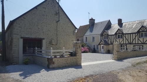 Englesqueville-la-Percee House | gîte de la Girouette