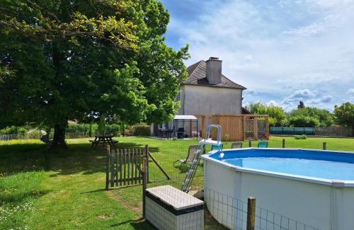Saint-Yrieix-la-Perche House | Gîte de La Grange Ovalaire