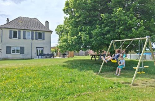 Saint-Yrieix-la-Perche House | Gîte de La Grange Ovalaire