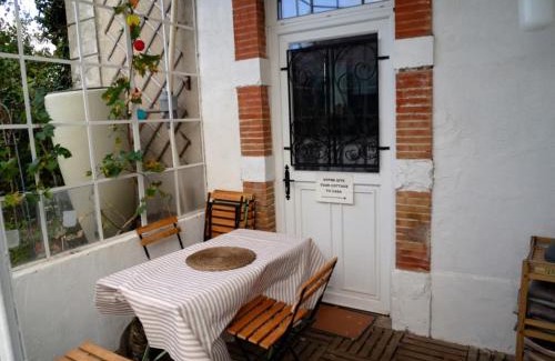 Capendu Apartment | Gîte de la tour avec piscine entre Carcassonne et narbonne