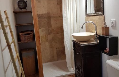 Capendu Apartment | Gîte de la tour avec piscine entre Carcassonne et narbonne