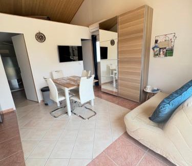 Ventenac-en-Minervois House | Gîte de Mia