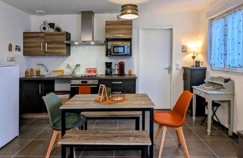 Amage House | Gîte de Pommette avec Terrasse et Parking à Amage - FR-1-583-455