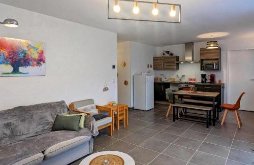 Amage House | Gîte de Pommette avec Terrasse et Parking à Amage - FR-1-583-455