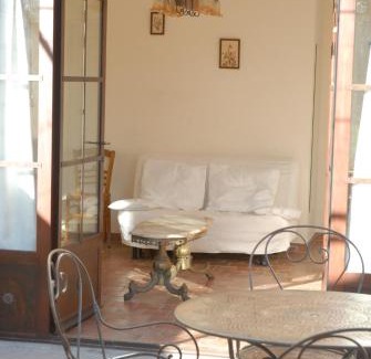 Saint Pierre de Mezoargues House | Gîte Du Mas Des Oliviers
