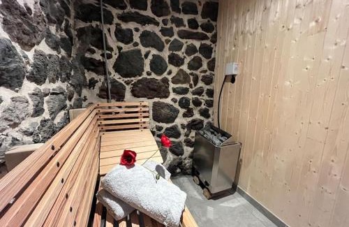 Olby House | Gîte du Tilleul - Sauna & Jardin