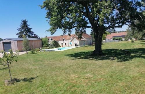 Villeloin-Coulange House | Gîte Ecureuil avec piscine 4-6 personnes