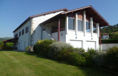 Larceveau-Arros-Cibits Apartment | Gîte Etcharnia