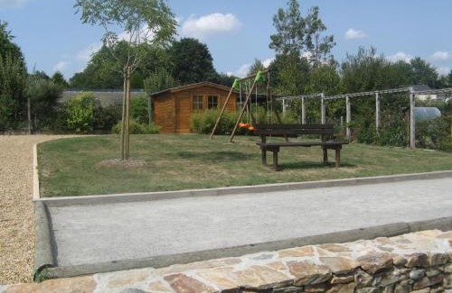 Nort-sur-Erdre House | Gîte familial au calme avec étang privé, proche Nantes, jardin, activités, et accès PMR - FR-1-306-961