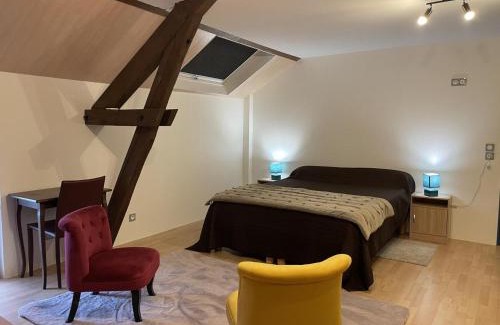 Sauvagny House | Gîte familial avec terrasse à la ferme, proche Montluçon, idéal pour 4 pers, draps et serviettes inclus - FR-1-489-431