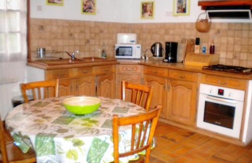 Mazieres-de-Touraine House | Gîte familial en Touraine avec jardin, proche châteaux et vignobles, animaux acceptés. - FR-1-381-240