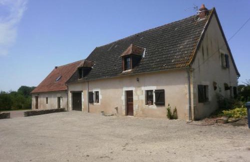 Arthon House | Gîte familial près de Châteauroux avec jardin, aire de jeux et location de salle, idéal pour 8 pers. - FR-1-591-12