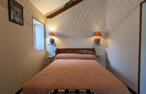 Nohant-Vic House | Gîte familial près de Nohant avec jardin, cheminée, garage et WIFI gratuit - FR-1-591-94