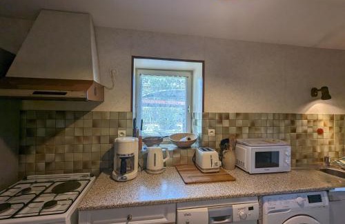 Nohant-Vic House | Gîte familial près de Nohant avec jardin, cheminée, garage et WIFI gratuit - FR-1-591-94