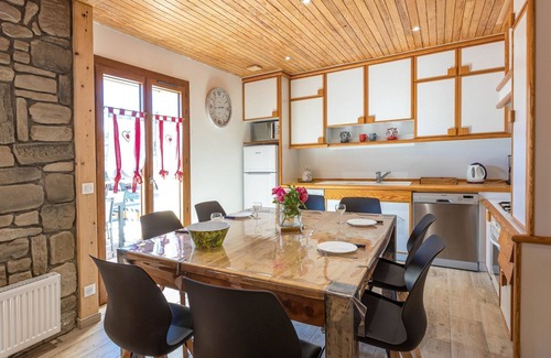 Saint-Jean-Saint-Nicolas Cottage | Gîte Coste Belle 10 Persons