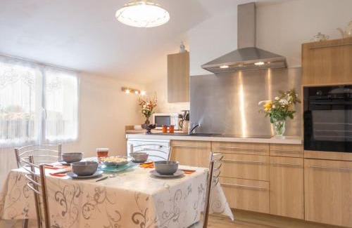 Saint-Philbert-de-Grand-Lieu House | Gîte Confortable entre Nantes et la Mer avec Parking Sécurisé et Coin Détente Privé - FR-1-306-885