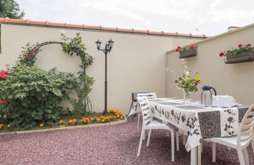 Saint-Philbert-de-Grand-Lieu House | Gîte Confortable entre Nantes et la Mer avec Parking Sécurisé et Coin Détente Privé - FR-1-306-885