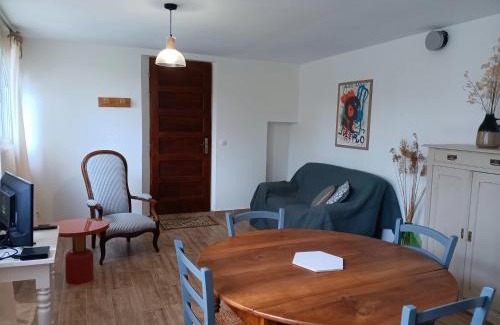 Saint-Julien-de-Cassagnas Apartment | Gîte Gard 4-5 personnes Piscine et rivière