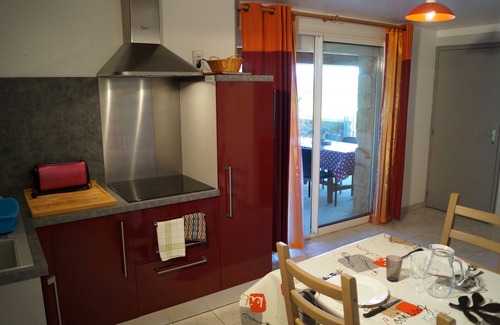 Saint-Etienne-de-Fontbellon Cottage | Gîte L'Oustal 5 pers.au Domaine de Lamourie swimming pool wifi