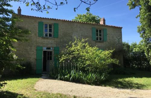 Saint-Jean-de-Liversay House | Gîte La Garauderie
