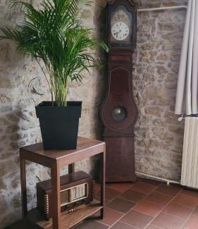 La Celle-sous-Gouzon House | Gîte La Giroflee