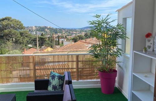 Toulon House | Gîte « la sakalava » vue panoramique faron