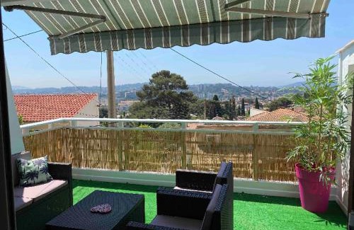 Toulon House | Gîte « la sakalava » vue panoramique faron