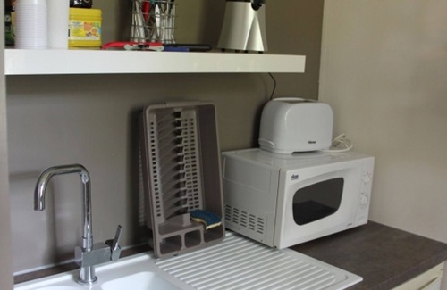 Piolenc Cottage | Gîte la "Suite Coloniale" 2 rooms - 45 m², Terrace and private garden.