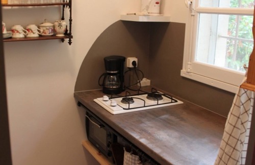 Piolenc Cottage | Gîte la "Suite Coloniale" 2 rooms - 45 m², Terrace and private garden.