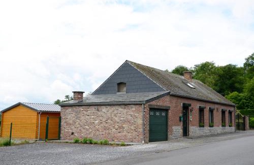 Rance-montbliart House | Gîte Le petit coin de paradis Sautin