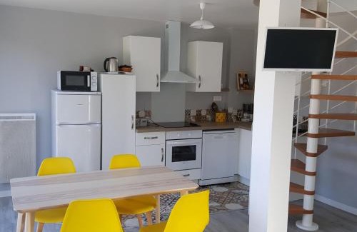 Noves House | Gîte Les "FERRAGES"