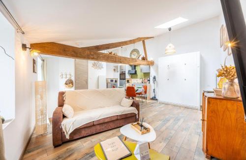 Saint-Hilaire-le-Vouhis House | Gîte Les Gats
