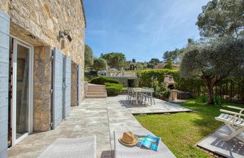 Peymeinade House | Gîte LES PINS climatisé piscine chauffée jardin