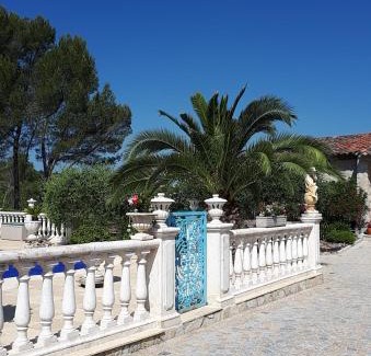 Peymeinade House | Gîte LES PINS climatisé piscine chauffée jardin