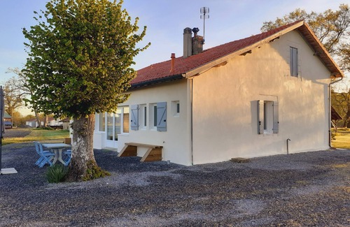 Laluque House | Gîte "les Volets Bleus" : Calme et Grands Espaces au Coeur du Pignada Landais