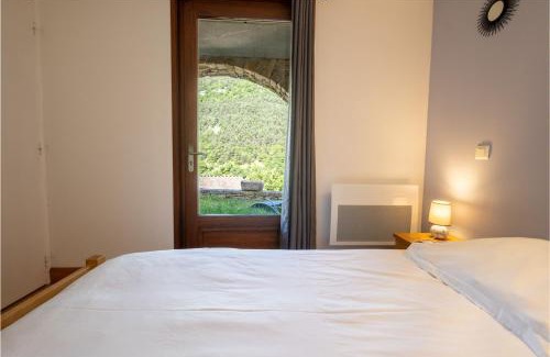 Saint-Rome-de-Dolan House | Gîte Logement 2/4 personnes - Village de gites des Vignes